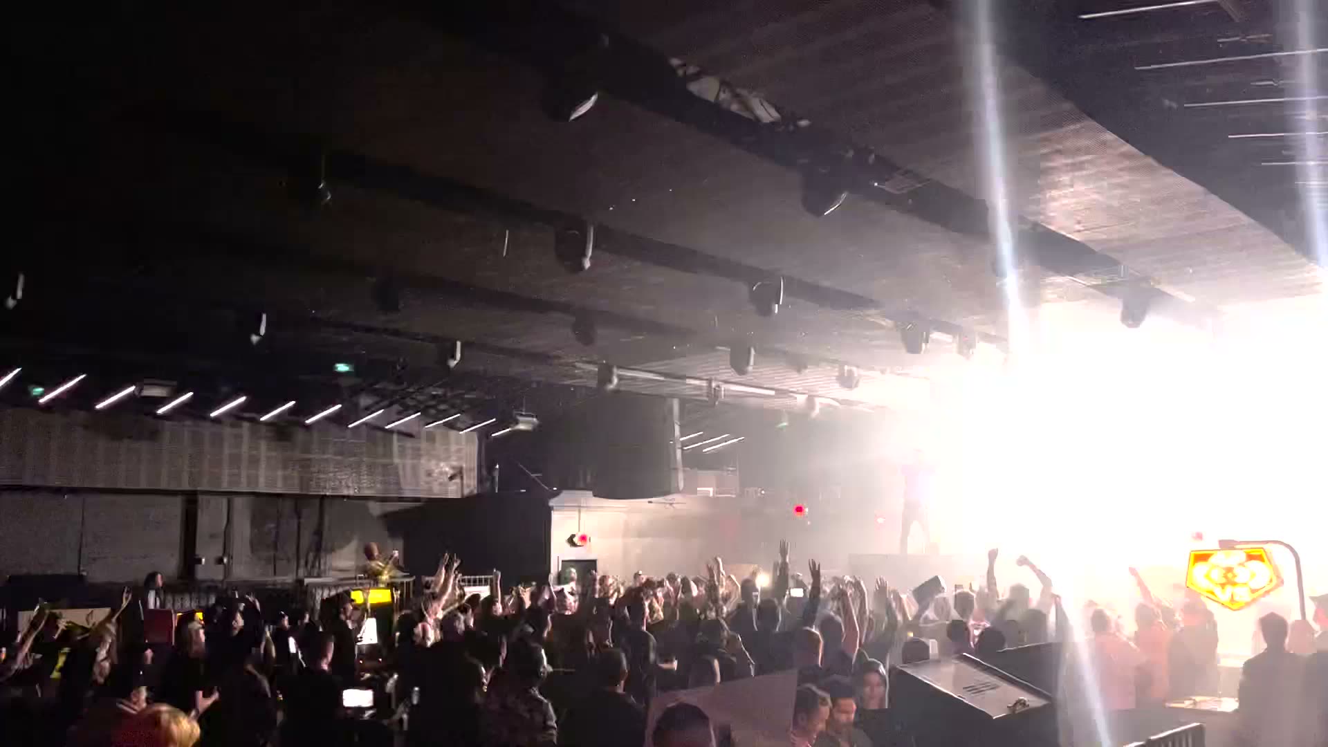 Alien Frens: Custom live animation and concert visuals bringing the Alien Frens character universe into The Academy LA.